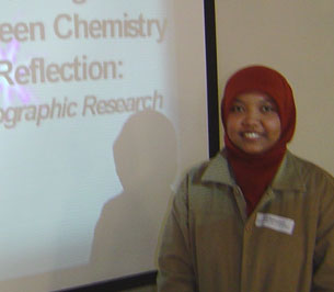 Photo: Presenter: Yuli Rahmawati